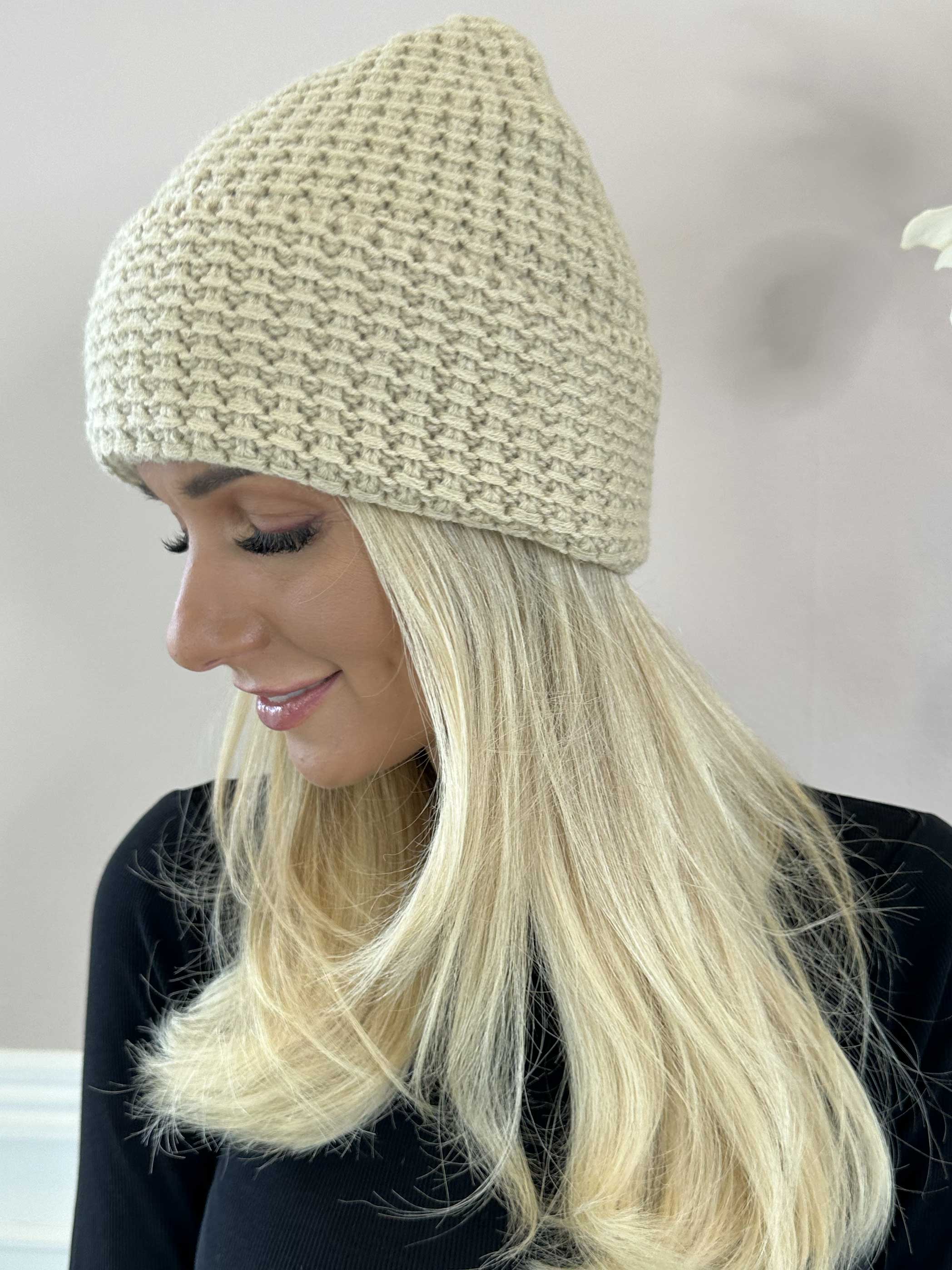 Liliana - Mycket mjuk mössa med ull på insidan